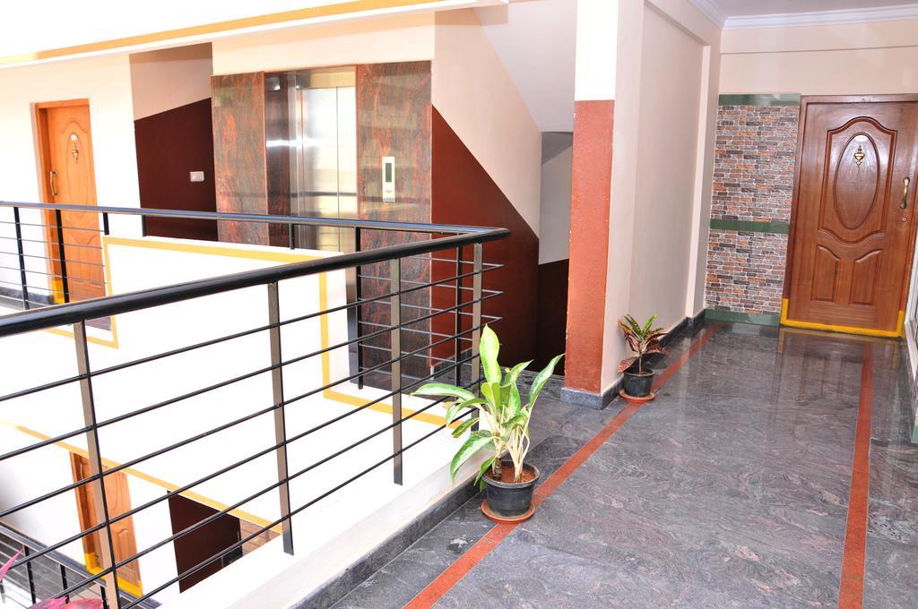 Sr Comfort Bed & Breakfast Yelahanka Exterior photo