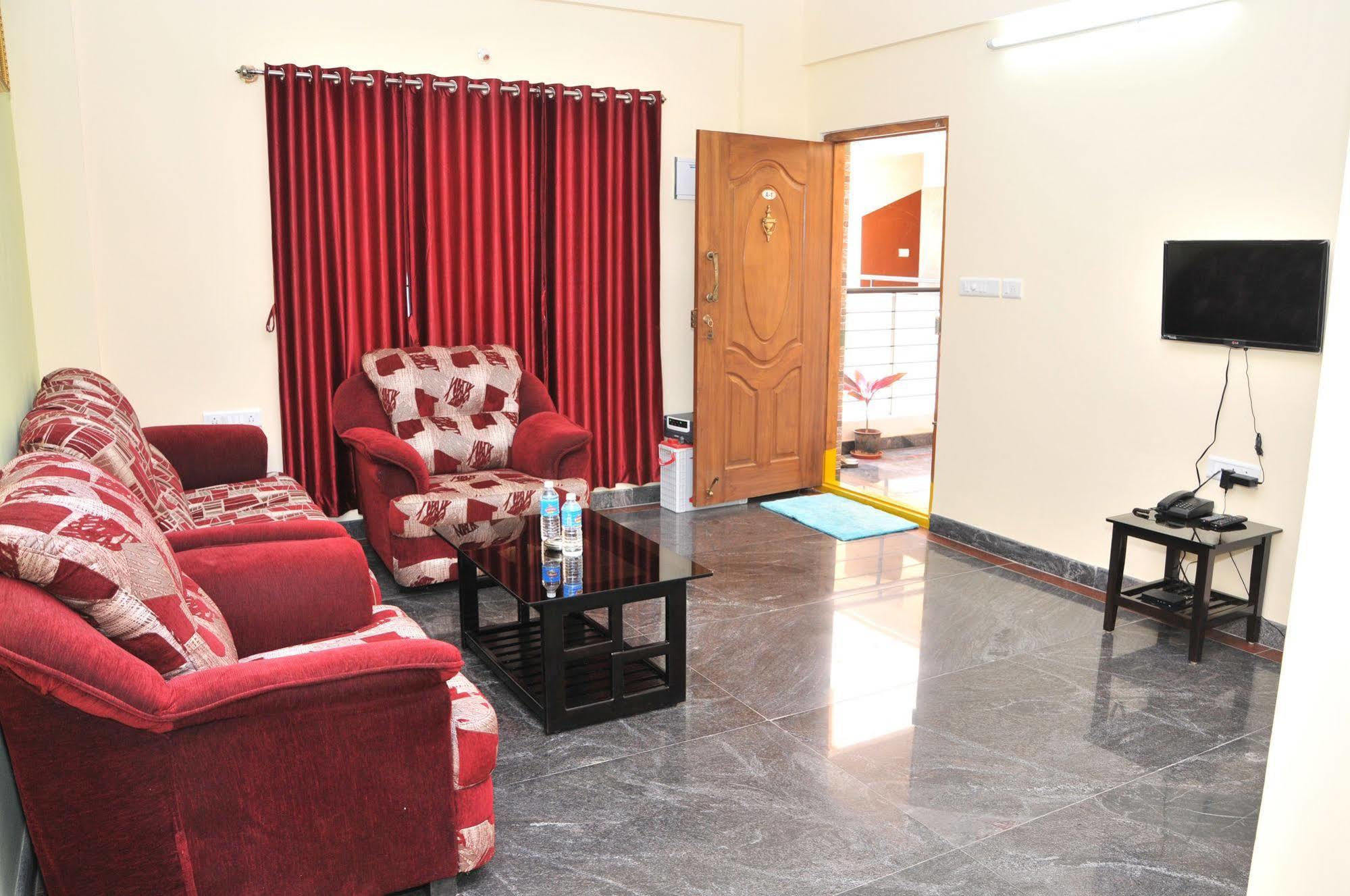 Sr Comfort Bed & Breakfast Yelahanka Exterior photo