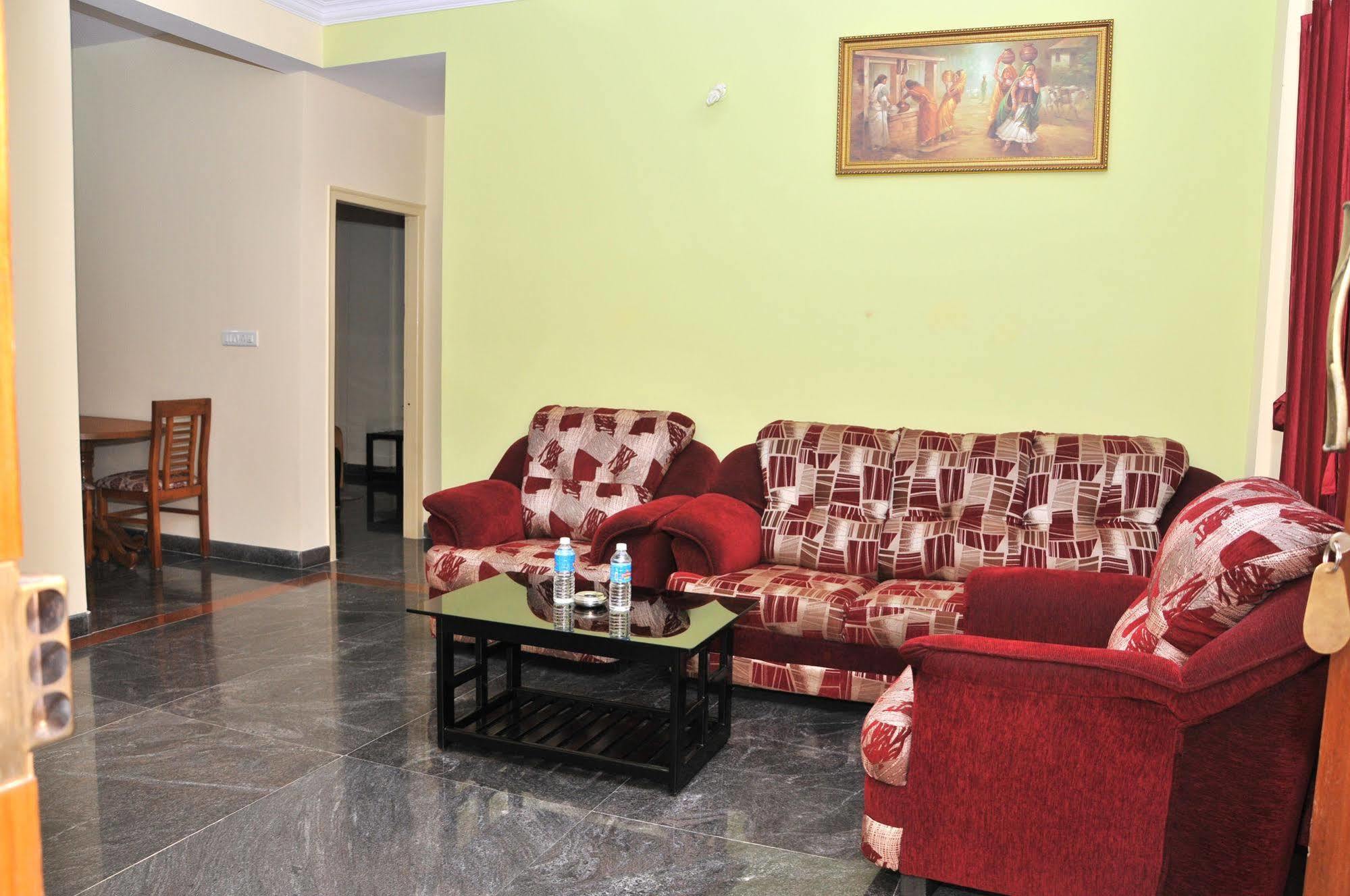 Sr Comfort Bed & Breakfast Yelahanka Exterior photo