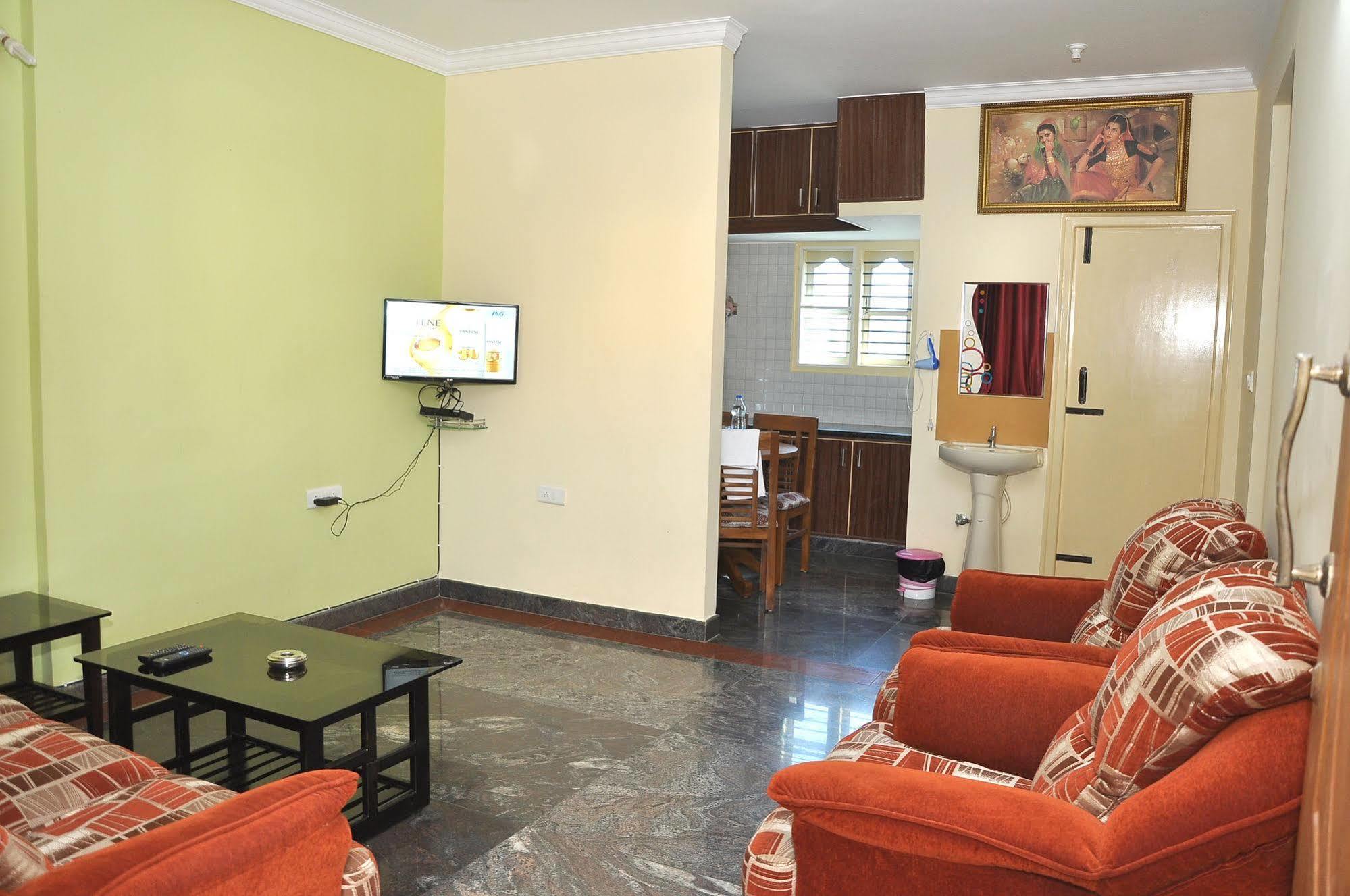 Sr Comfort Bed & Breakfast Yelahanka Exterior photo