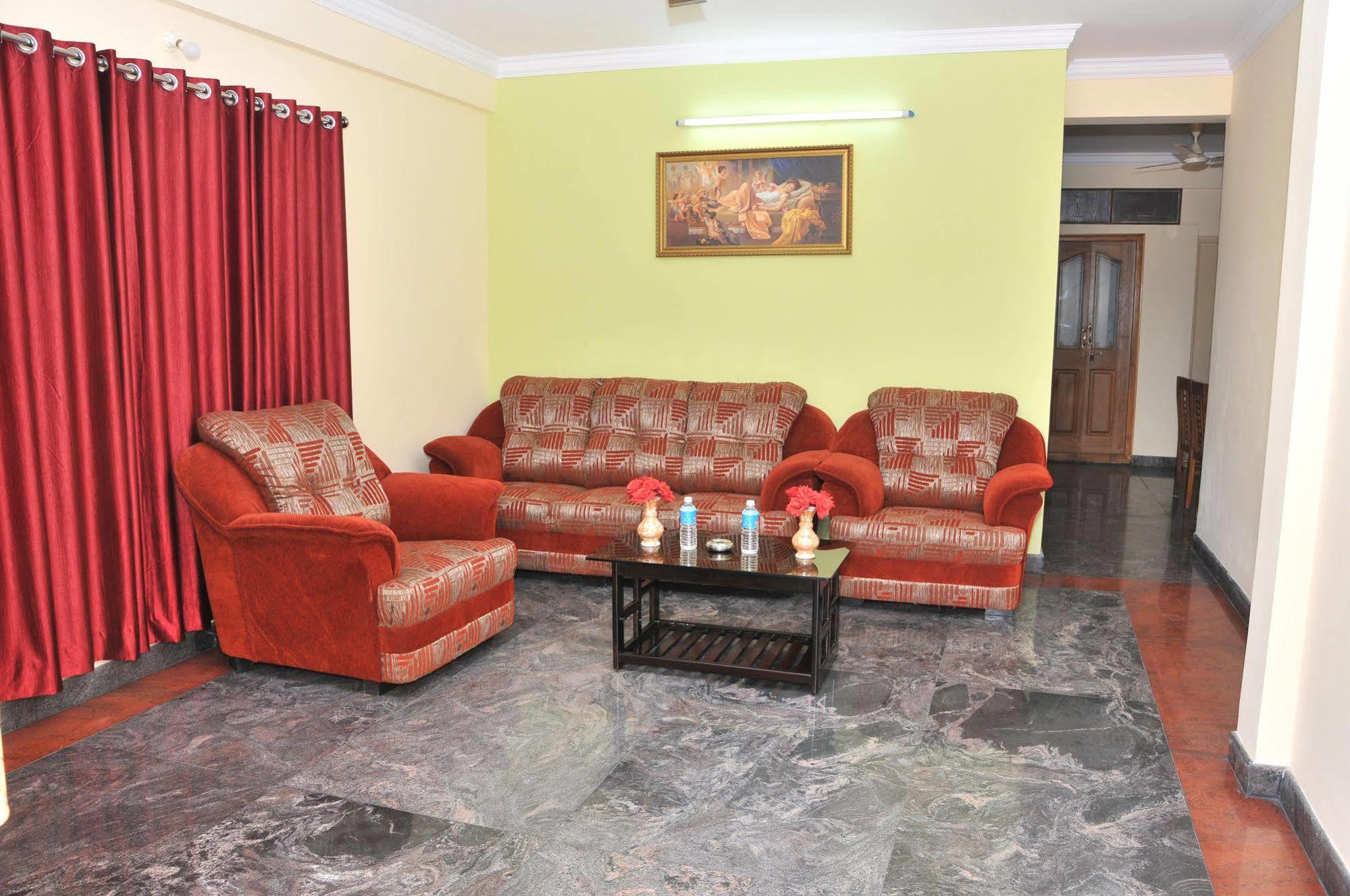 Sr Comfort Bed & Breakfast Yelahanka Exterior photo